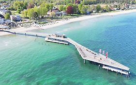 Nur 7 Gehminuten zum Strand, sehr hochwertige Ferienwohnung mit Terrasse in ruhiger Lage, inklusive Parkplatz und Fahrradunterstellplatz lässt keine Wünsche offen
